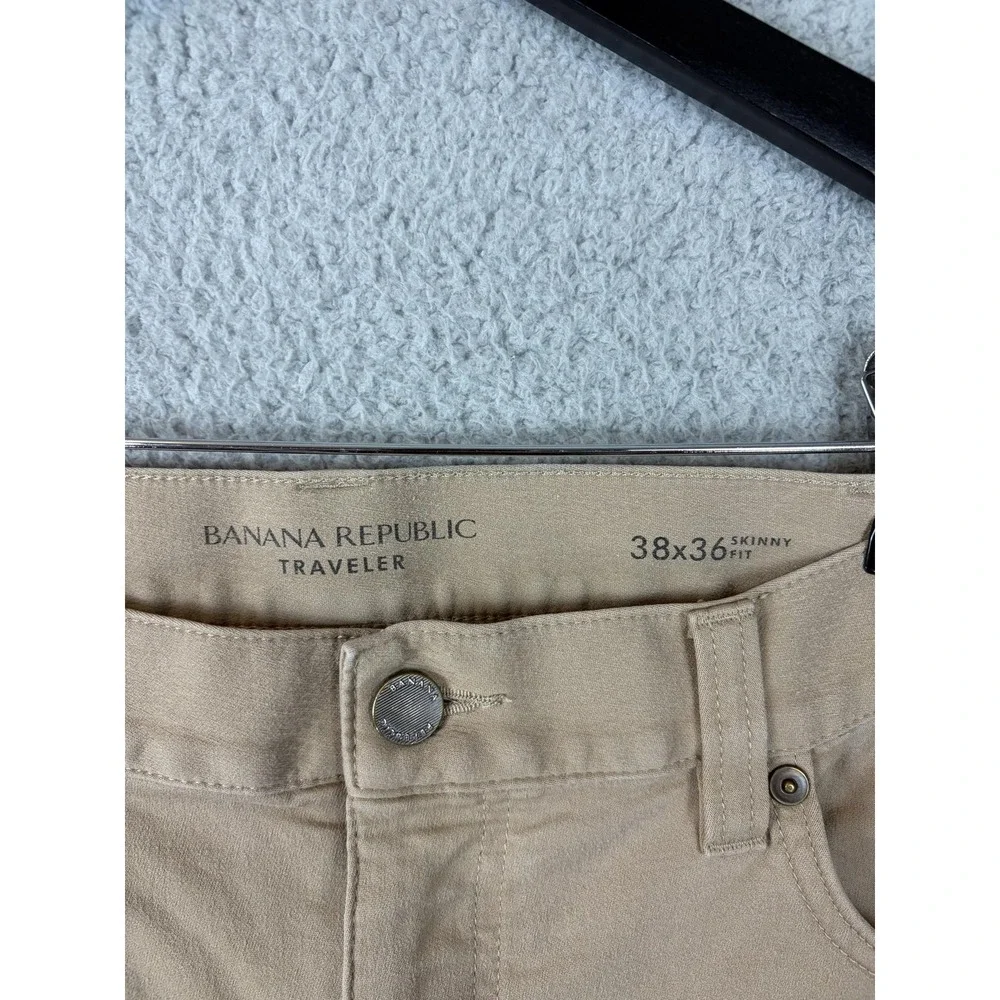 Banana Republic brand banana